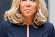 马克龙证妻子是女性,法国总统马克龙娶个年长25岁的老婆，你怎么看？