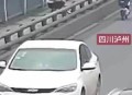 外卖小哥救轻生情侣,苏州:女子欲跳河轻生,外卖小哥出手相救, 你怎么看? 外卖小哥救轻生情侣,苏州:女子欲跳河轻生,外卖小哥出手相救, 你怎么看?