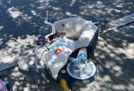 电瓶车180度翻转倒地,我的别克君越被电动车撞了折叠后视镜，我摆过来以后旋转180度，请问怎么样能调整好？