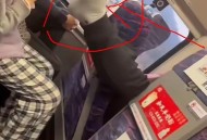 无座乘客自带椅子,你对于乘坐高铁、飞机或大巴把座椅放到最低的人，抱有什么看法？