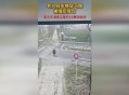 老人骑车捎人遇车祸,复工了，同事没有车，让我捎着他怎么办？