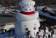 哈尔滨雪人更圆润了,哈尔滨有几个大雪人？