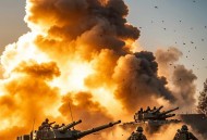 日昼夜赶建军事基地,