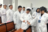 女护士首次公开参赛,护士参加比赛