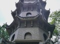 景区巨型蛇头被覆盖,为什么爬旅游景点的山都见不到蛇？