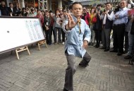 马云向医疗诈骗宣战,马云给美国捐口罩和医疗器械，你怎么看？