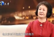 女孩为护弟弟遭殴打,我爸总说长姐为母，你弟弟还小，你要帮助他。我妈也常常护着我弟弟。讨厌他，我有错吗？