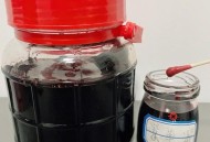 娃误食紫草油肺全白,做紫草油菜油可以代替芝麻油吗？