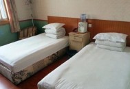 一栋楼开15家酒店,一栋六层楼的宾馆怎么布置无线网络（每层4个房间）？有什么方案吗？