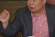 曹德旺辞董事长职务,曹德旺是什么集团的董事长