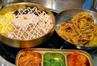 鸡蛋拌饭成日奢侈品,拌饭是哪里的方言？