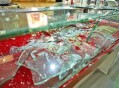男孩冲进金店喊打劫,如何评价包头一金店被抢劫，警方24小时破案？