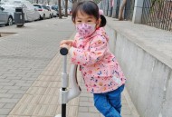 女童骑滑板被撞死,女孩有必要学滑板吗？