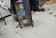 男生剪发被收费1万,理发店里男女剪发所花时间差别很大，为什么收费一样呢？