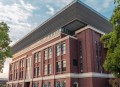 学校成立沐浴学院,沧州渤海专业学校有独立洗澡的地吗？