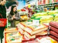 黑熊超市咬人被击毙,南京熊孩子超市“行凶”，5分钟扎破45袋大米，其母：米袋的错？