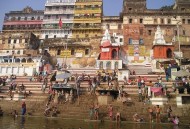 日游客欲下恒河被骂,恒河发源地？