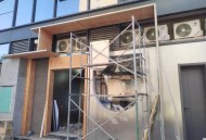 酒店整排玻璃被冲爆,酒店整排玻璃被冲爆怎么处理