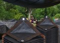 3小孩爬楼顶遮阳网,楼顶直接铺遮阳网有隔热效果吗？