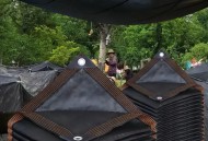 3小孩爬楼顶遮阳网,楼顶直接铺遮阳网有隔热效果吗？