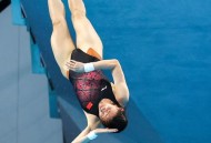 3孩妈妈跳水救人,跳水救人先进事迹材料？