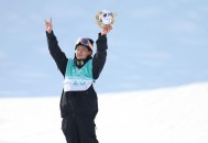 苏翊鸣世界杯夺冠,为什么苏翊鸣前两轮保证冠军了，最后一跳不挑战难一点的？