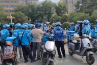 骑手谈电动车新国标,电动车新国标执行后，全国570万外卖骑手，餐饮行业会发生哪些变化？