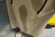 男子穿裙子闯进女厕,男子穿裙装