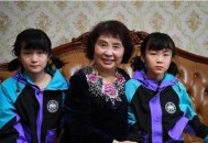 60岁孕妇生下男婴,60岁失独母亲盛海琳冒险产下双胞胎，如今9年过去了，现状如何？