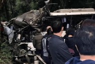 上拉如肇事致2人受伤,