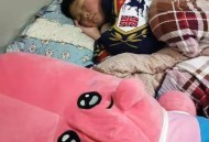 中彩票后仍做家务,如果你的男朋友很帅，你会容忍他的一些坏习惯么？比如从不做家务，或者天天拿钱买彩票？
