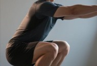 深蹲2000次险丧命,每天在四十分钟内跳绳两千下，深蹲二百下！是什么样的强度？