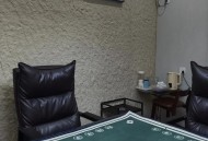 一酒店有通道到赌场,宾馆里面有棋牌室合法吗？