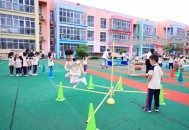 100名遭绑学生已获救,一、二班共有100名学生，他们的体育达标率为百分之八十一。如果一班学生的体育达标率为百分之八十一点？