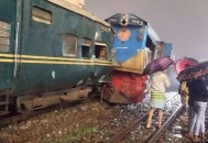 日突发列车脱轨事故,日本轰动全国的列车脱轨事件