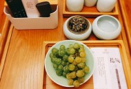 酒店回应吃水果去世,酒店晚上10点送水果正常吗？