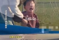 男童追打女童2分钟,辽源：夫妻游泳馆内教训殴打女儿，15岁男孩好心拍视频报警却遭铁棍追打, 你怎么看？