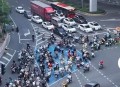 装骑手偷遍商场外卖,装骑手偷遍商场外卖违法吗