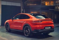 保时捷回应油车停产,保时捷卡宴买混动还是纯油车？