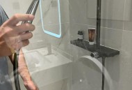 酒店瓶装水疑现针孔,住宾馆洗澡要注意些什么？