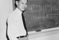 清华大学悼念杨振宁,杨振宁物理学家捐两千件资料给清华大学，为什么那么多人误解他？