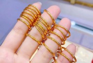 痛金炒至2800元/克,5.5克黄金素圈戒指2800元贵吗？