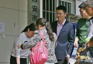 恶势力全员改判无罪,被关23年三度死缓，吉林金哲宏案改判无罪，他应该获得赔偿吗？