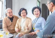 最有钱一代退休老人,退休后的老年人，有钱和有原配老伴，哪个更幸福？