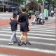 带孙子横穿马路被撞,婆婆带孙横穿马路被车撞，孙当场死亡你怎么看？