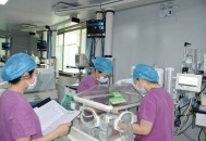 护士景区救回窒息娃,郑州：孩子喝奶时窒息，护士紧急救援, 你怎么看？