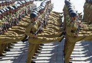 朝鲜举行阅兵式,怎么看待朝鲜举行盛大阅兵式中的洲际导弹，成为亮眼武器呢？