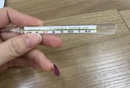 囤100支水银温度计,100温度计里头有多少水银？