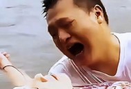 小伙抛竿救落水女童,抛竿总是浮漂先落水？