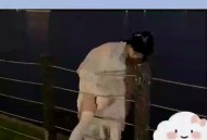 男子穿裙子闯进女厕,男子穿裙子闯进女厕视频